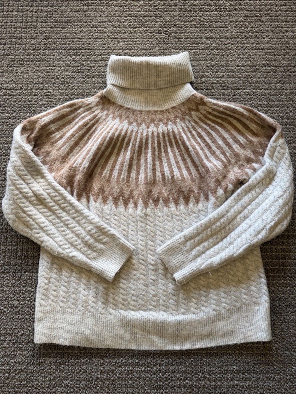 Beautiful Evereve Cable-Knit Turtleneck Sweater with Brown Fair Isle Yoke